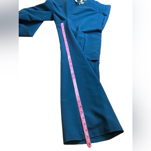 Figs Technical Collection Scrub Top & Bottoms Women’s Size S - Picture 11 of 11